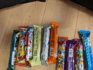 この写真は駄菓子の「うまい棒」の写真です