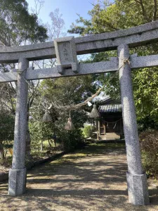 川上神社の鳥居の写真