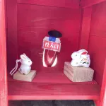 一葉稲荷神社の白兎のお賽銭の写真