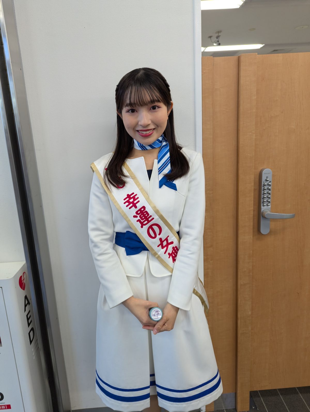 「写真の説明」　宝くじ幸運の女神の木戸結菜さんの写真