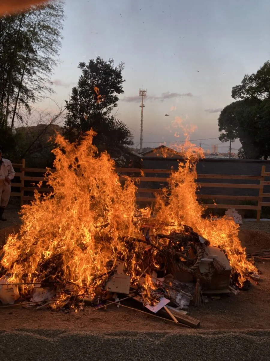 「写真の説明」奈古神社のどんと焼き